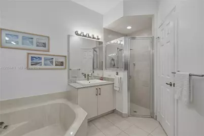1032 NW 139th Ter, Pembroke Pines, FL 33028 - Photo 16