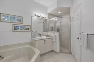 1032 NW 139th Terrace, Pembroke Pines, FL 33028 - Photo 16