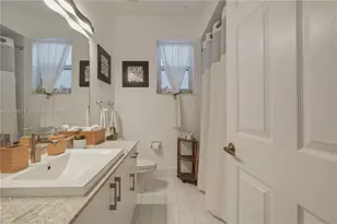 1032 NW 139th Terrace, Pembroke Pines, FL 33028 - Photo 26