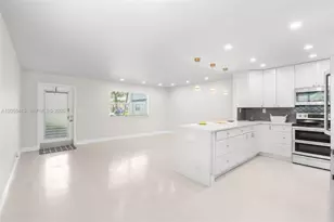 631 N Saxony N, Delray Beach, FL 33446 - Photo 2