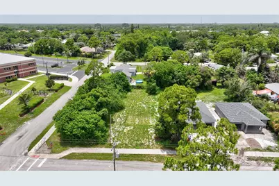 5684 SE 45th Ave, Stuart, FL 34997 - Photo 16