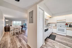 12701 SW 13th St, Pembroke Pines, FL 33027 - Photo 6