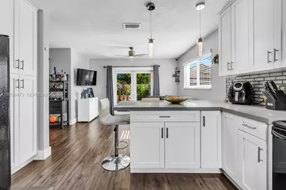 6481 SW 13th St, Plantation, FL 33317 - Photo 10