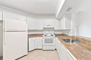 9735 Fontainebleau Blvd, Miami, FL 33172 - Photo 6