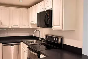 470 NW 20th St, Boca Raton, FL 33431 - Photo 4