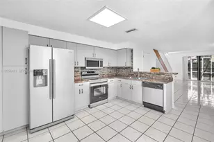 800 Sorrento Dr, Weston, FL 33326 - Photo 24