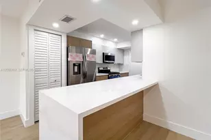 17911 NW 68th Ave, Hialeah, FL 33015 - Photo 8
