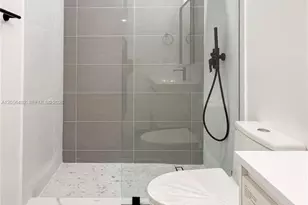 17911 NW 68th Ave, Hialeah, FL 33015 - Photo 30