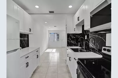708 N 20th #1-2, Hollywood, FL 33020 - Photo 2