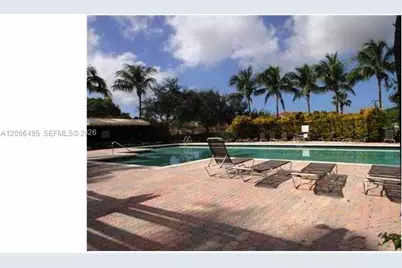 1621 Barcelona Way #6-32, Weston, FL 33327 - Photo 6