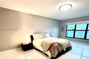 200 Golden Isles Dr, Hallandale Beach, FL 33009 - Photo 10