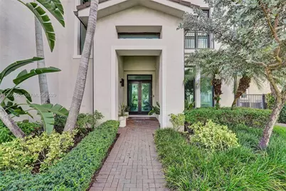 5742 E Brookfield Cir E, Hollywood, FL 33312 - Photo 2