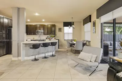 8870 NW 99th Path, Doral, FL 33178 - Photo 16