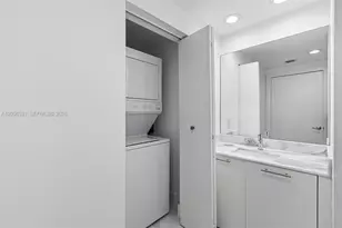 950 Brickell Bay Dr, Miami, FL 33131 - Photo 20