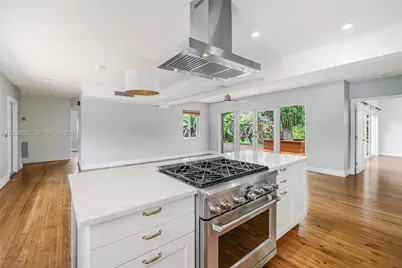 1012 NE 116th St, Biscayne Park, FL 33161 - Photo 10