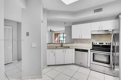 401 SW 158th Ter #105, Pembroke Pines, FL 33027 - Photo 8