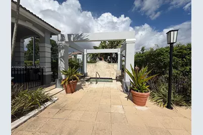 9645 NW 1st Ct #1-110, Pembroke Pines, FL 33024 - Photo 16