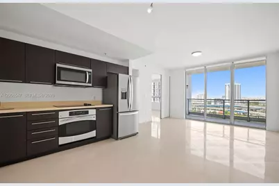 90 SW 3rd St #1608, Miami, FL 33130 - Photo 4