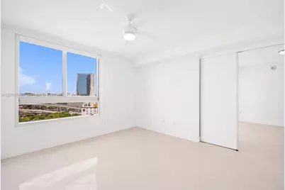 90 SW 3rd St #1608, Miami, FL 33130 - Photo 10