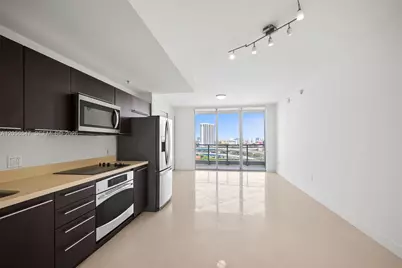 90 SW 3rd St #1608, Miami, FL 33130 - Photo 4