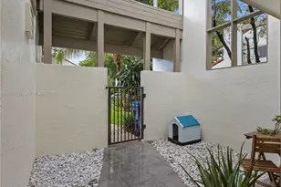 10251 NW 46th St, Doral, FL 33178 - Photo 30