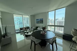 300 S Biscayne Blvd, Miami, FL 33131 - Photo 2