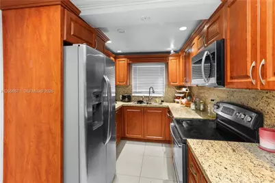3080 SW 5th St, Miami, FL 33135 - Photo 10