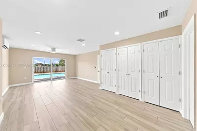8406 NW 201st St, Hialeah, FL 33015 - Photo 26