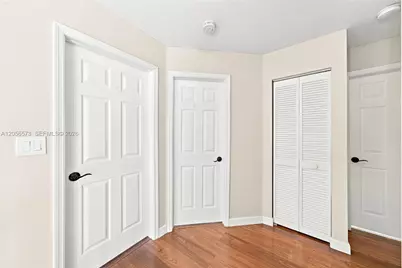 8406 NW 201st St, Hialeah, FL 33015 - Photo 34