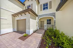 2567 SE 25th Dr, Homestead, FL 33035 - Photo 2