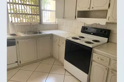 940 NE 199th St #209, Miami, FL 33179 - Photo 4