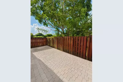 1690 SE 24th Ct, Homestead, FL 33035 - Photo 20