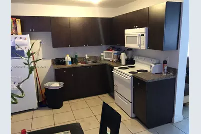 2735 NW 27th St, Miami, FL 33142 - Photo 10