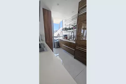 1100 Biscayne Blvd #2106, Miami, FL 33132 - Photo 6