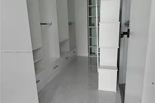 1100 Biscayne Blvd, Miami, FL 33132 - Photo 12