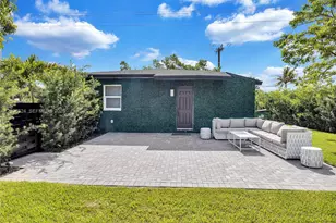 1390 NE 150th St, Miami, FL 33161 - Photo 24