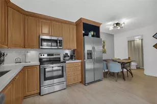 2603 Lakeview Ct, Cooper City, FL 33026 - Photo 4