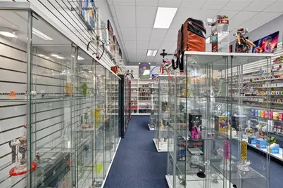 Smoke Shop For Sale in Tamiami, Kendall, FL 33184 - Photo 12