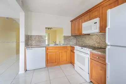 9044 NW 28th Dr #3-202, Coral Springs, FL 33065 - Photo 8