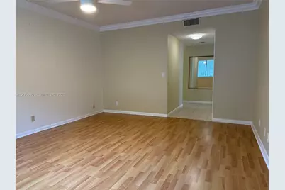 435 Lakeview Dr #201, Weston, FL 33326 - Photo 6