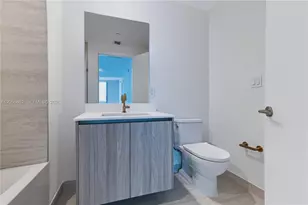 77 SE 5th St, Miami, FL 33131 - Photo 14