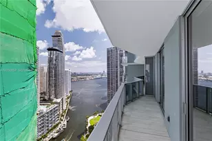 77 SE 5th St, Miami, FL 33131 - Photo 26