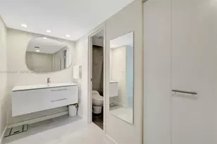 3675 N Country Club Dr, Aventura, FL 33180 - Photo 26