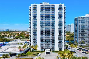 3675 N Country Club Dr, Aventura, FL 33180 - Photo 36