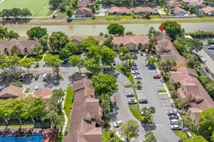 927 Coral Club Dr, Coral Springs, FL 33071 - Photo 2