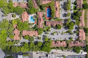 927 Coral Club Dr, Coral Springs, FL 33071 - Photo 38