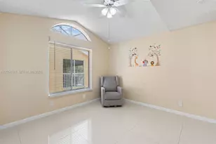 927 Coral Club Dr, Coral Springs, FL 33071 - Photo 8