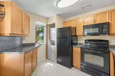 927 Coral Club Dr #927, Coral Springs, FL 33071 - Photo 14