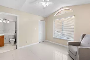 927 Coral Club Dr, Coral Springs, FL 33071 - Photo 10