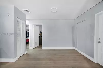 3231 SW 25th St, Miami, FL 33133 - Photo 18